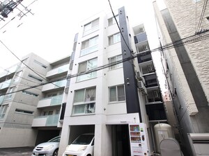 Resonate南7条外観写真