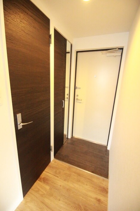 物件内観写真11　(玄関)