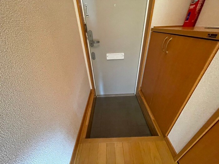 物件内観写真16　(玄関)