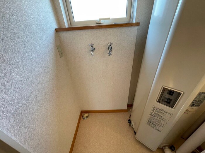 物件内観写真21　(洗濯機置場)