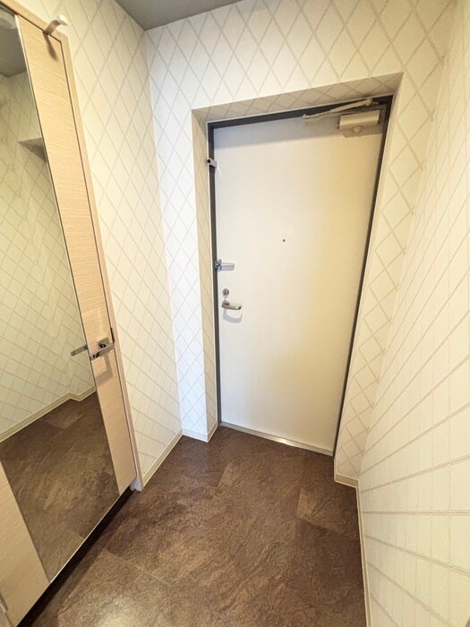 物件内観写真16　(玄関)