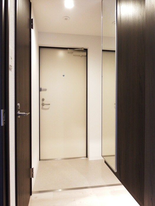 物件内観写真16　(玄関)