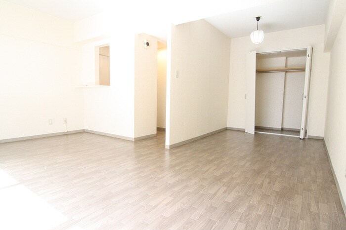 物件内観写真8　(居室)