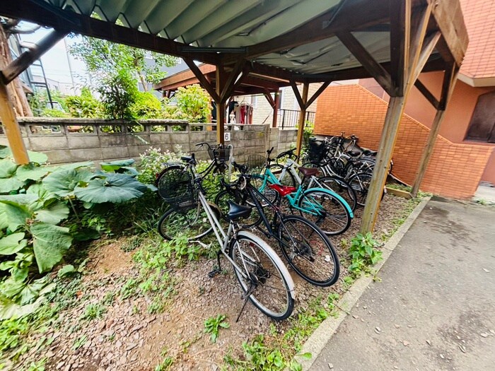 物件外観写真5　(駐輪場)