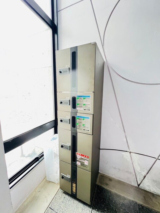 物件外観写真6　(エントランス部分)