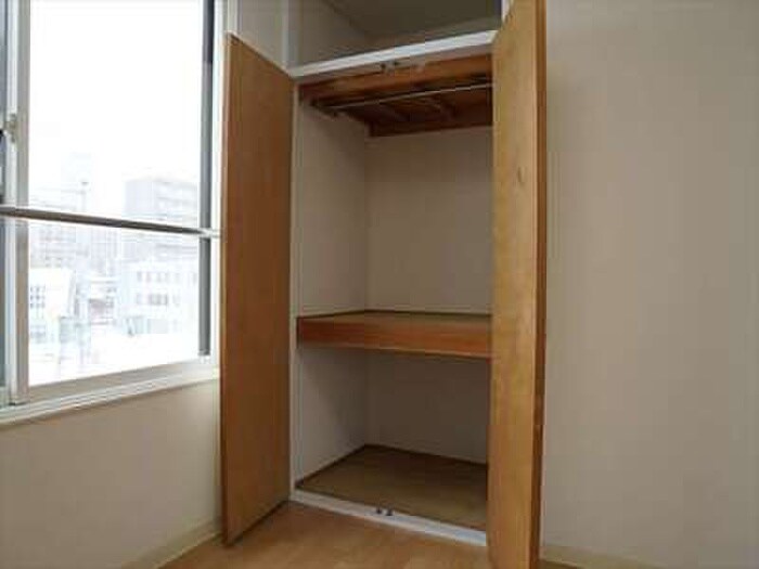 物件内観写真12　(収納)