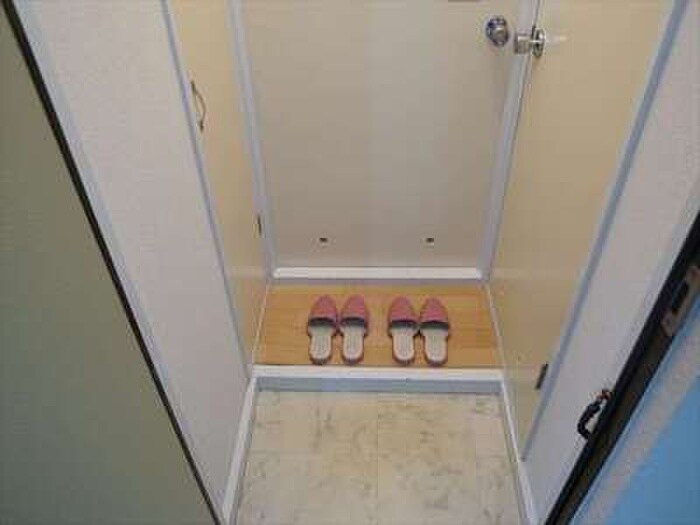 物件内観写真18　(玄関)