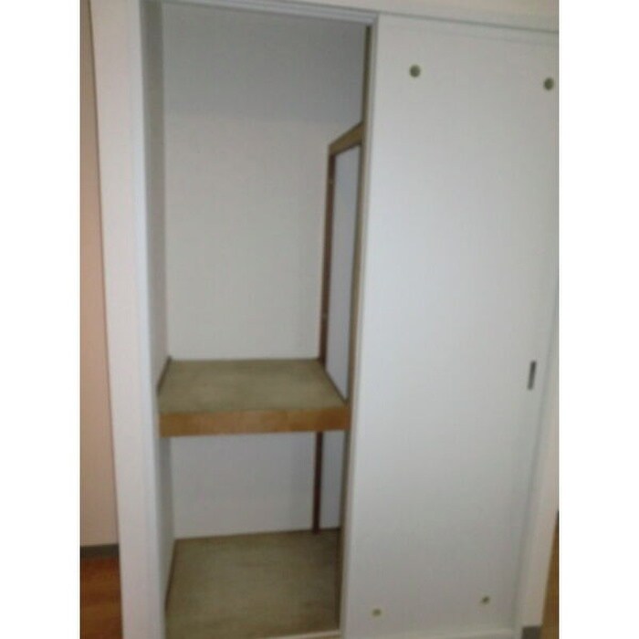 物件内観写真4　(収納)