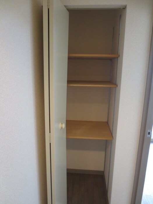 物件内観写真18　(収納)