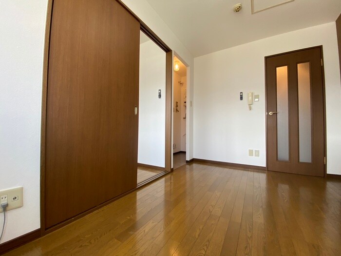 物件内観写真9　(居室)