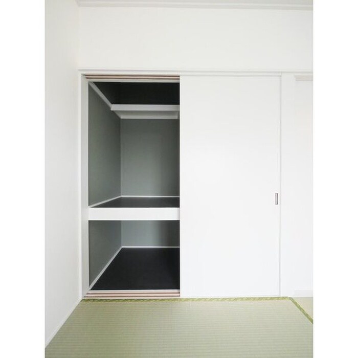 物件内観写真6　(収納)