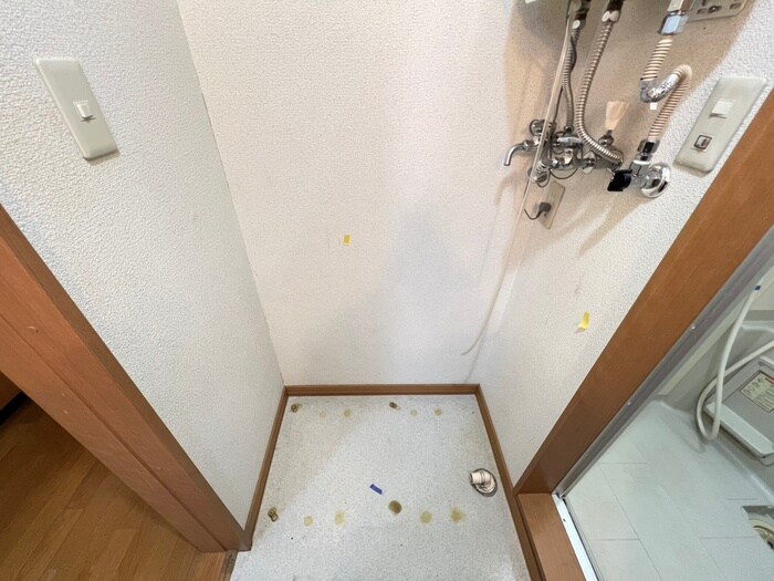 物件内観写真19　(洗濯機置場)