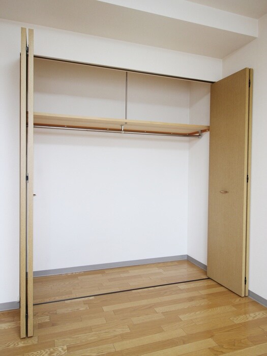 物件内観写真11　(収納)