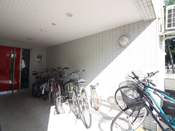 物件外観写真6　(駐輪場)