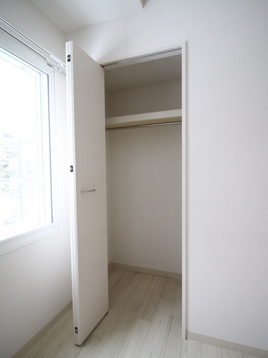物件内観写真12　(収納)