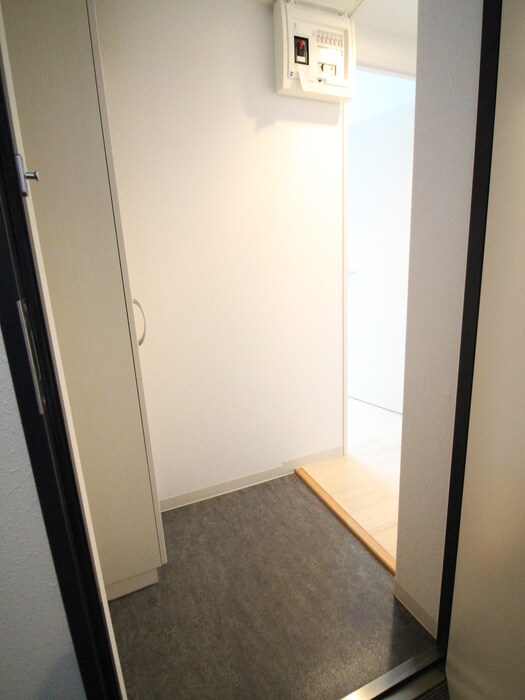 物件内観写真18　(玄関)