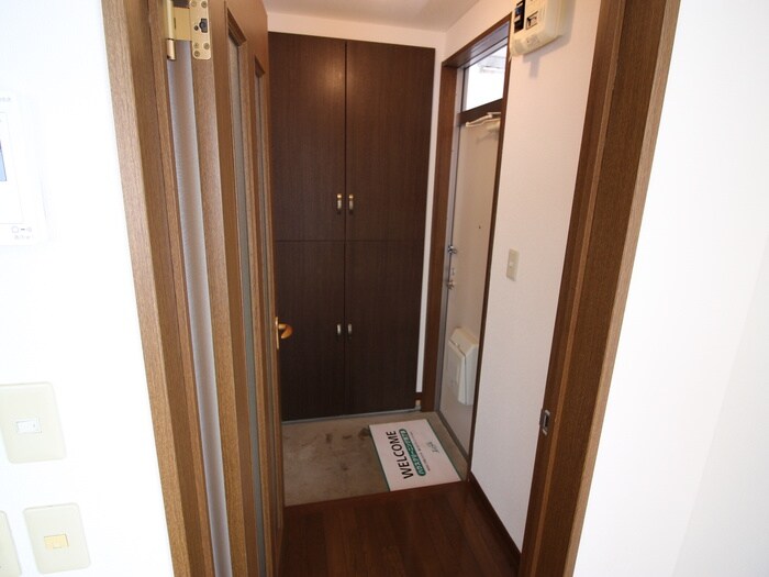 物件内観写真22　(玄関)