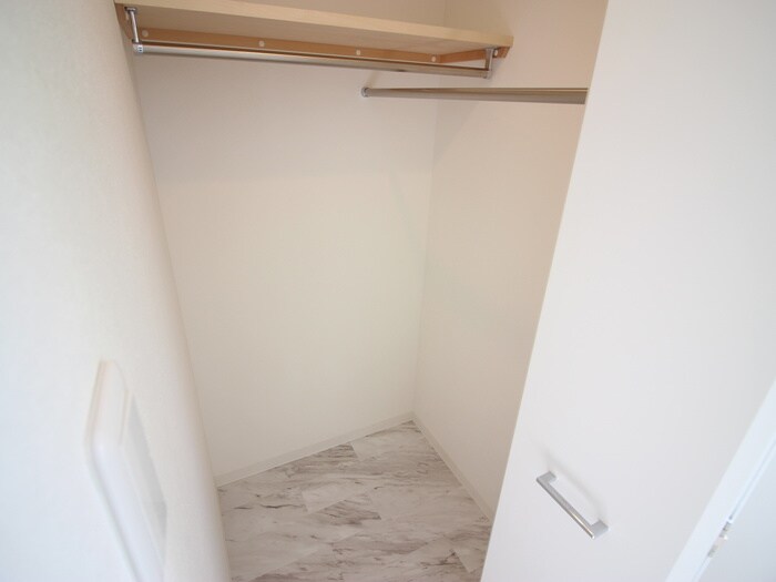 物件内観写真11　(収納)