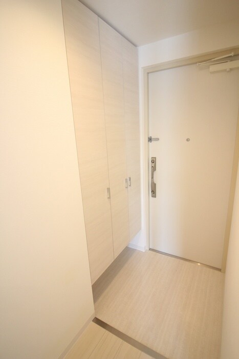 物件内観写真18　(玄関)