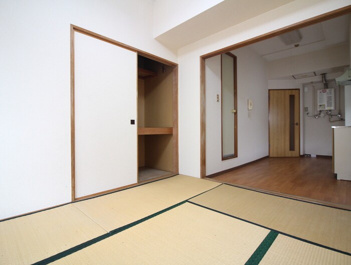 物件内観写真8　(居室)