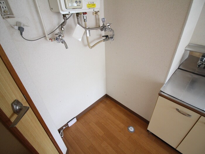 物件内観写真13　(洗濯機置場)