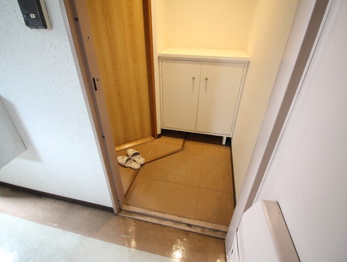 物件内観写真16　(玄関)