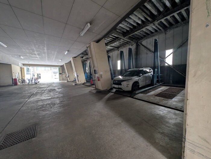 物件外観写真6　(駐車場)