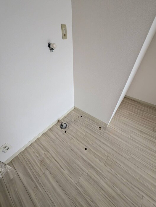 物件内観写真16　(洗濯機置場)