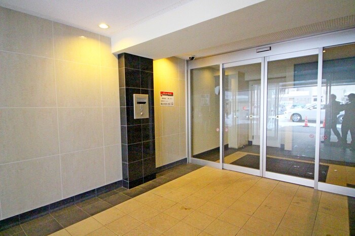 物件外観写真5　(エントランス部分)