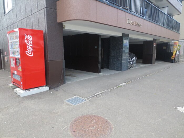 物件外観写真3　(駐車場)