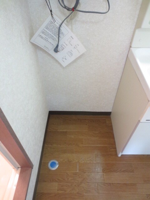 物件内観写真14　(洗濯機置場)