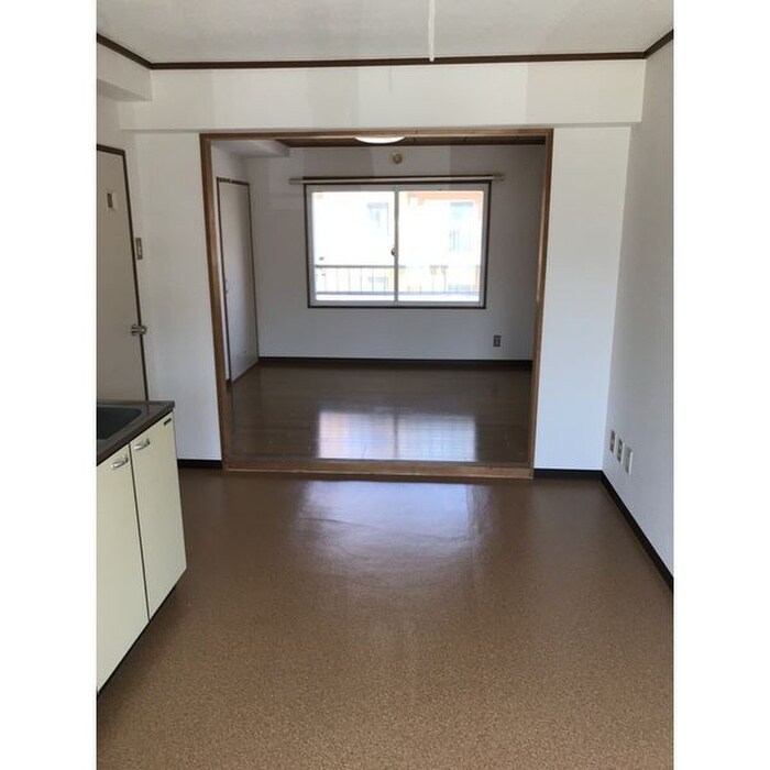 物件内観写真4　(居室)