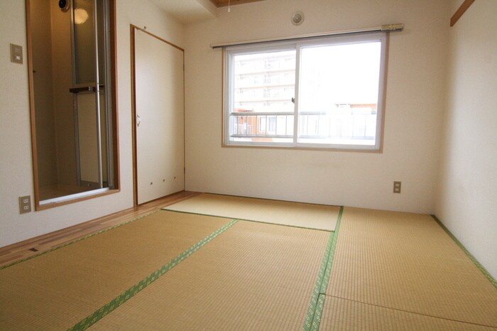 物件内観写真6　(居室)