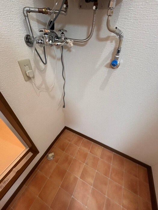 物件内観写真16　(洗濯機置場)