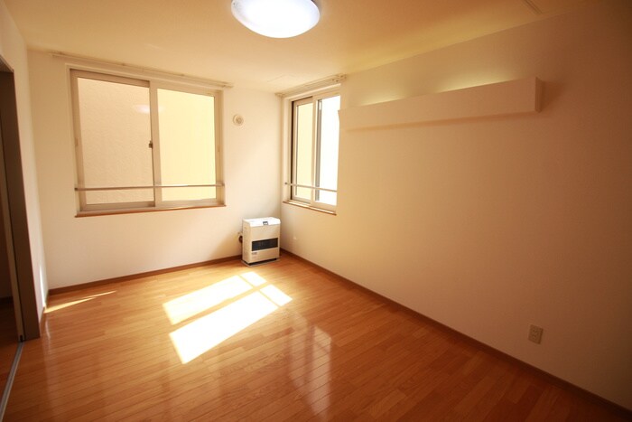 物件内観写真3　(居室)