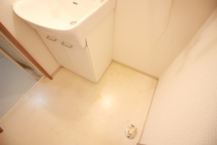 物件内観写真13　(洗濯機置場)