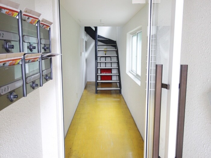 物件外観写真5　(エントランス部分)