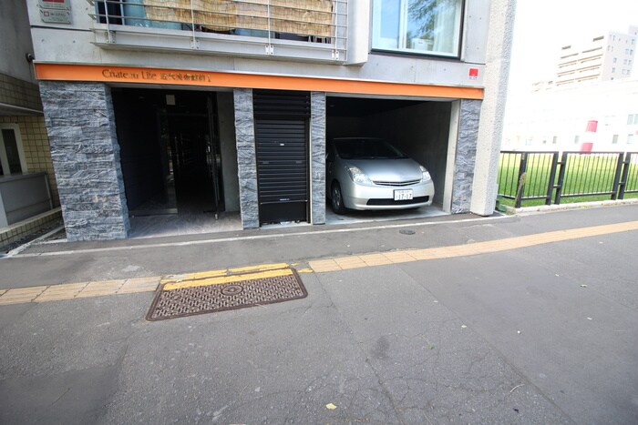 物件外観写真4　(駐車場)