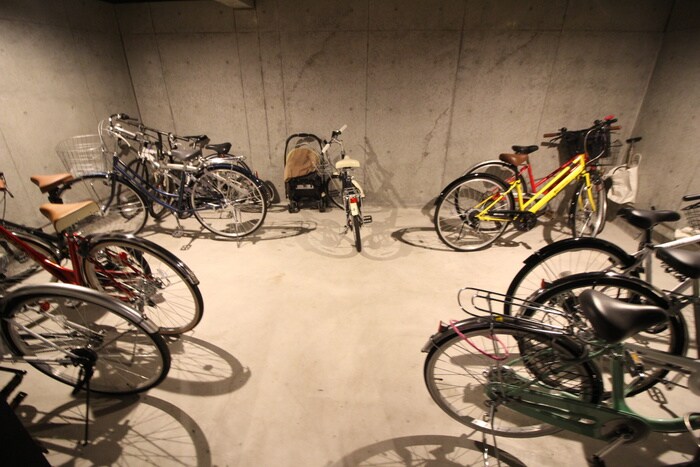 物件外観写真6　(駐輪場)