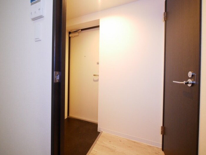 物件内観写真17　(玄関)