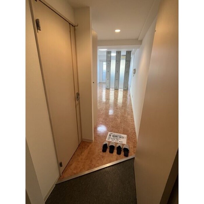 物件内観写真15　(玄関)