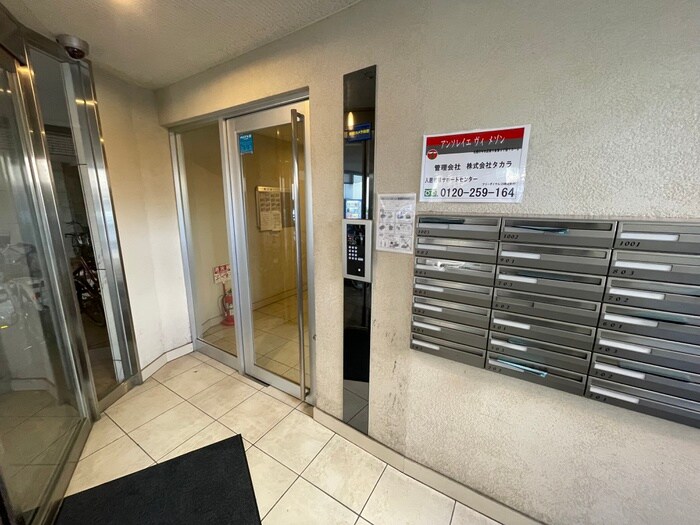 物件外観写真5　(エントランス部分)