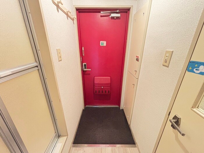 物件内観写真18　(玄関)