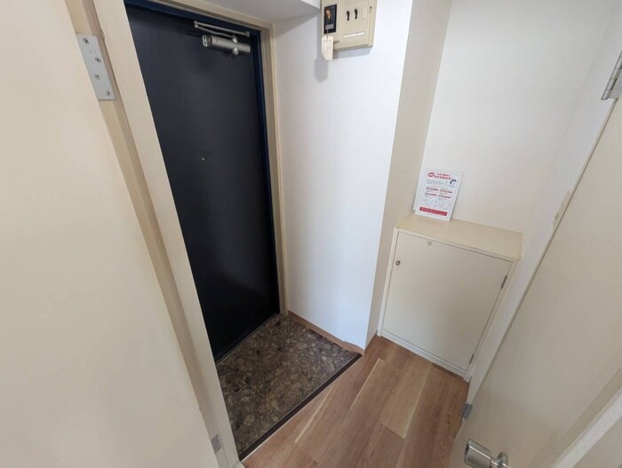 物件内観写真18　(玄関)