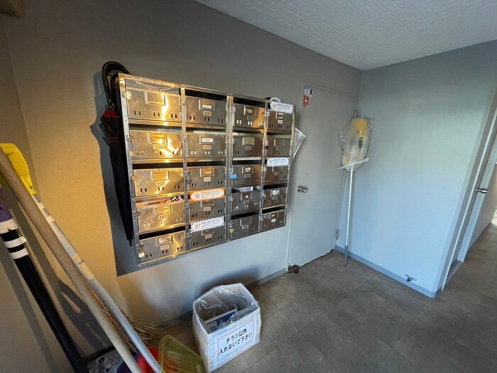 物件外観写真5　(エントランス部分)