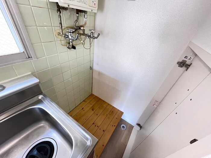 物件内観写真14　(洗濯機置場)