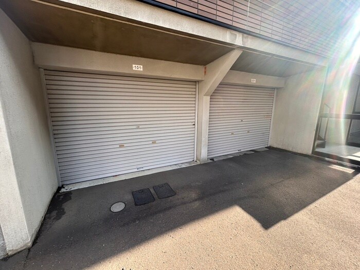 物件外観写真6　(駐車場)