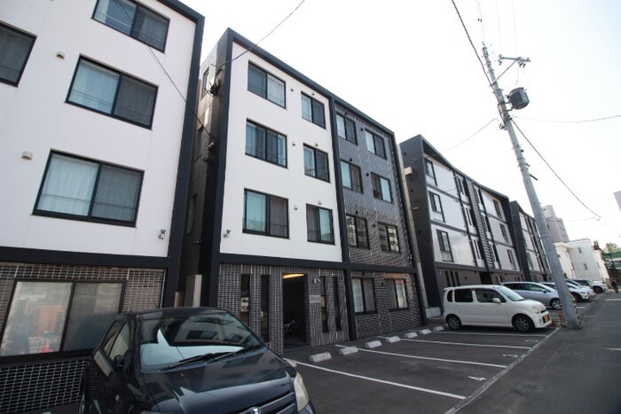 物件外観写真1　(外観写真)