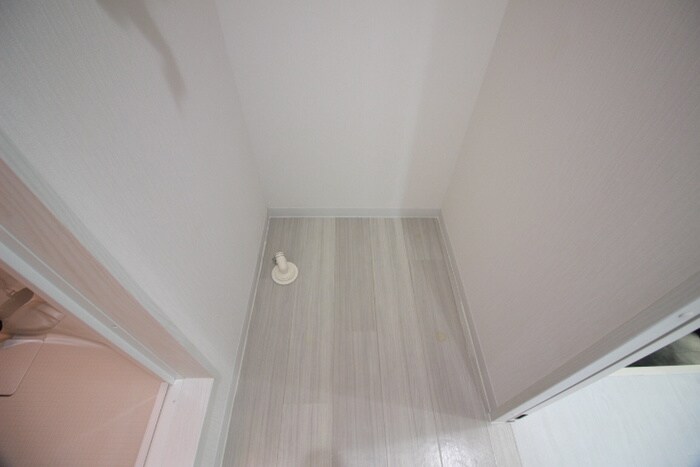 物件内観写真18　(洗濯機置場)