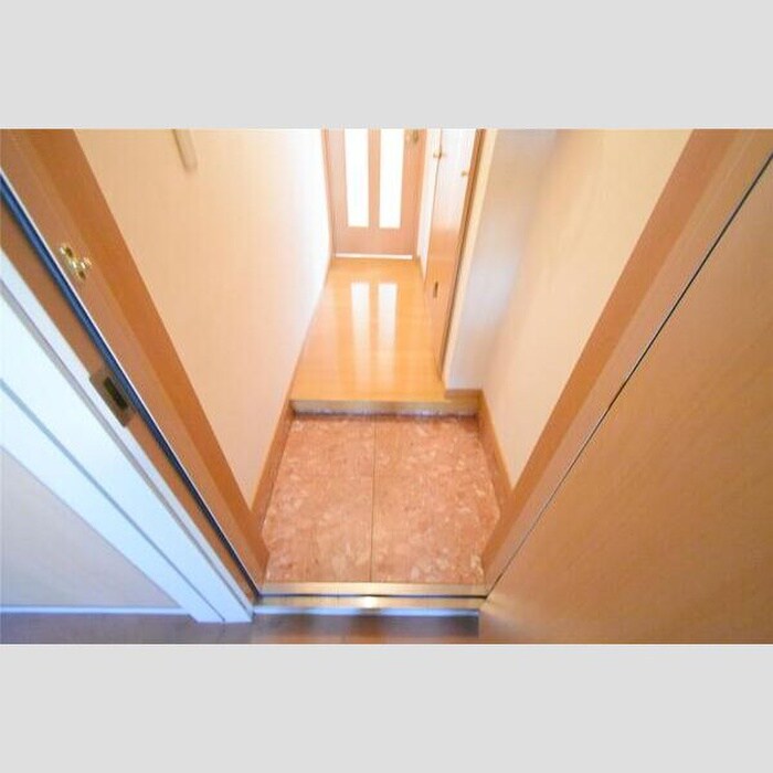 物件内観写真14　(玄関)